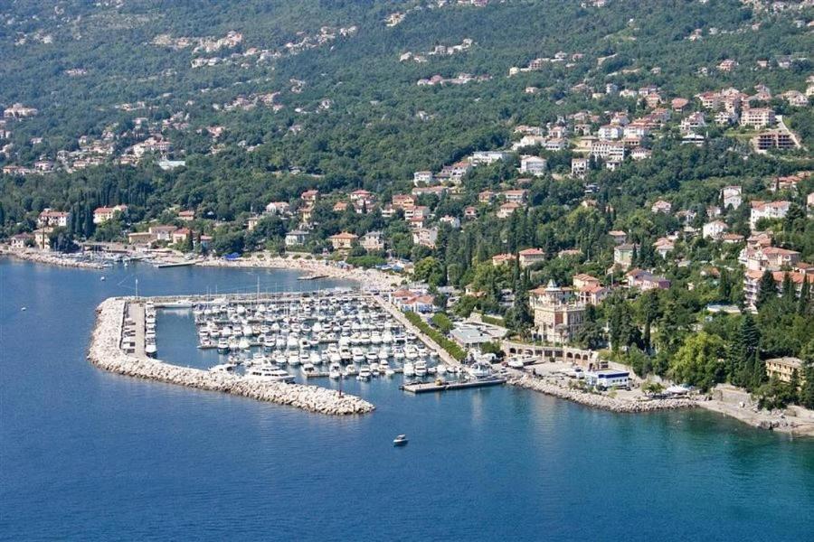 Apartman Vida Ičići Eksteriør billede